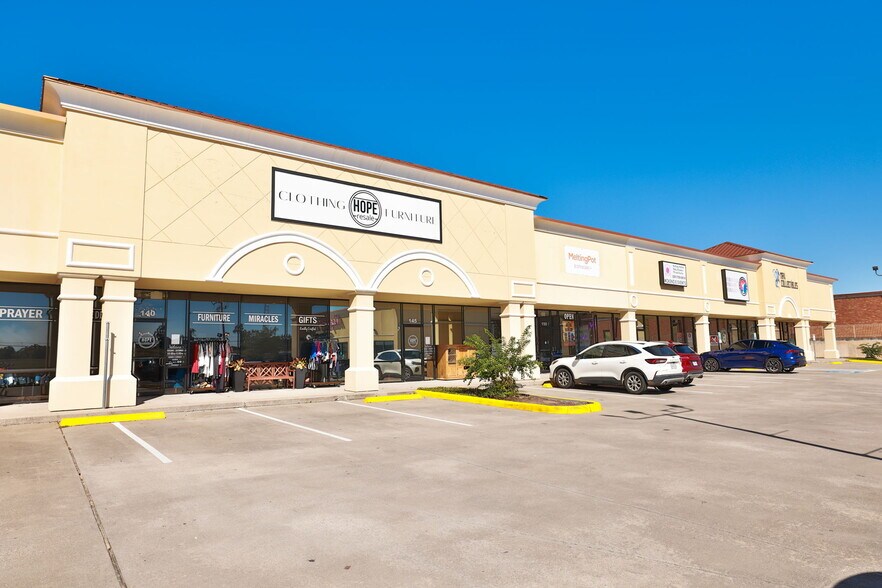 More Photos Of 19786 Highway 105 W, Montgomery Storefront For Sale