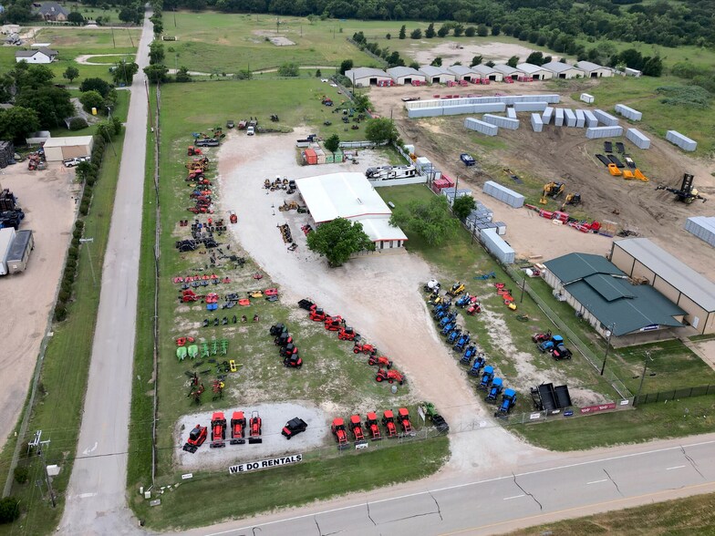 More Photos Of 3456 S Burleson Blvd, Alvarado Freestanding For Sale