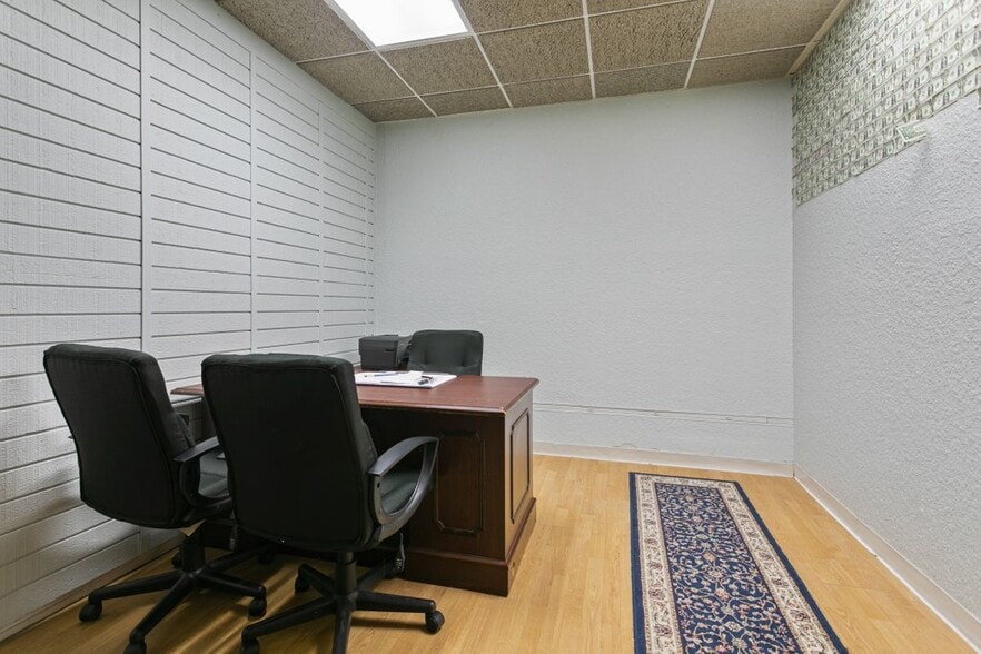 More Photos Of 6701 Beach Blvd, Jacksonville Freestanding For Lease