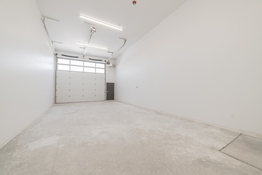 More Photos Of 1641 Balian Rd, Waterford Self Storage For Sale