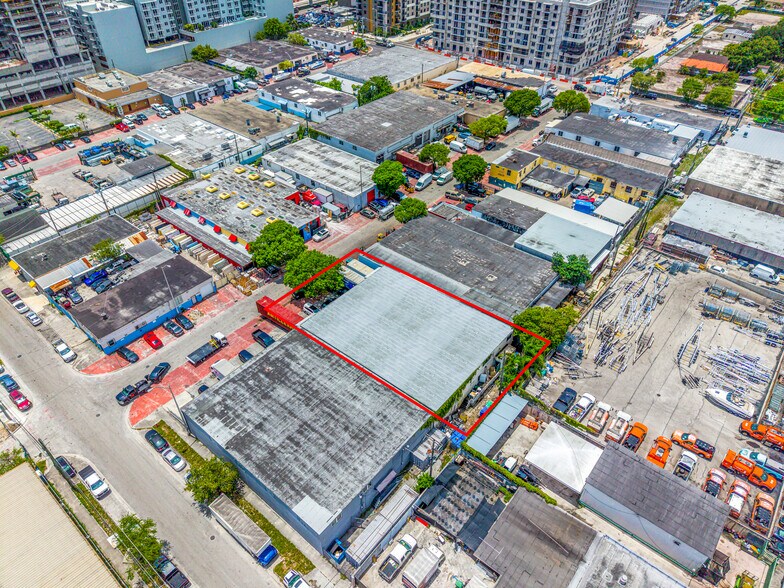 More Photos Of 1085-1089 E 27th St, Hialeah Warehouse For Lease