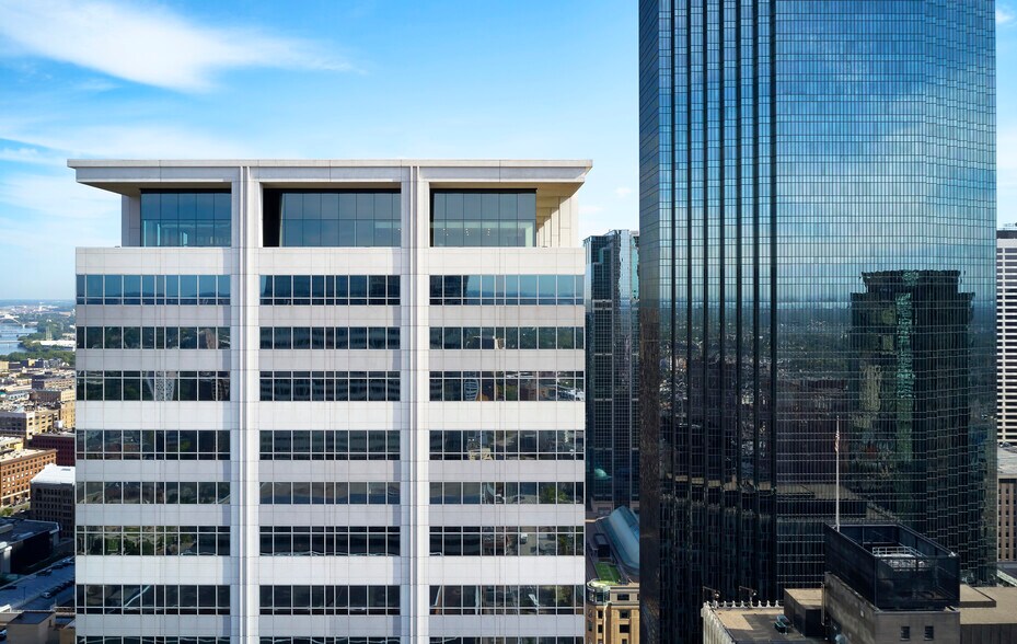 More Photos Of 800 Nicollet Mall, Minneapolis Office For Sale