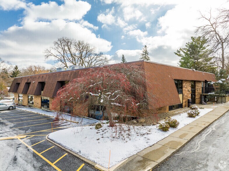 Primary Photo Of 702 N Blackhawk Ave, Madison Office For Lease