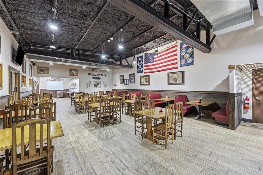 More Photos Of 3720 W Park Ave, Orange Flex For Sale