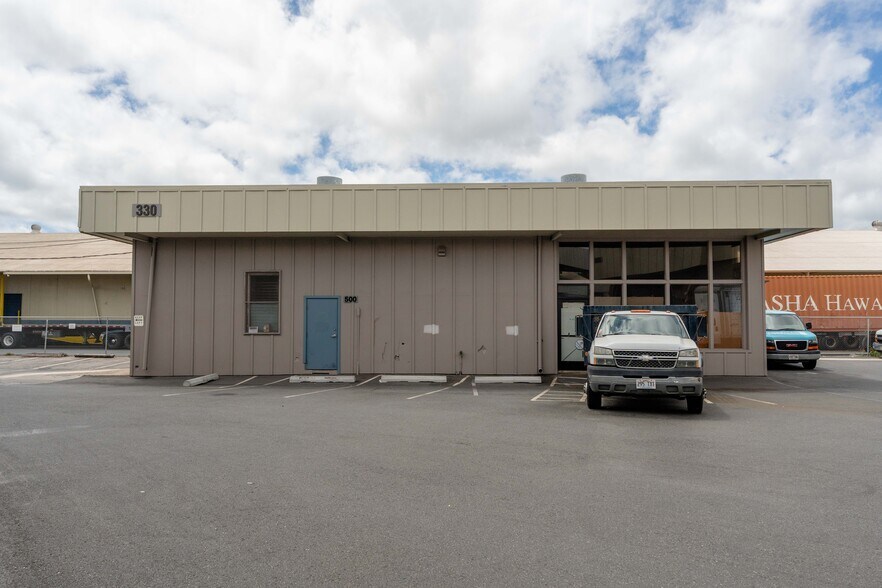 More Photos Of 2290 Alahao Pl, Honolulu Unknown For Lease