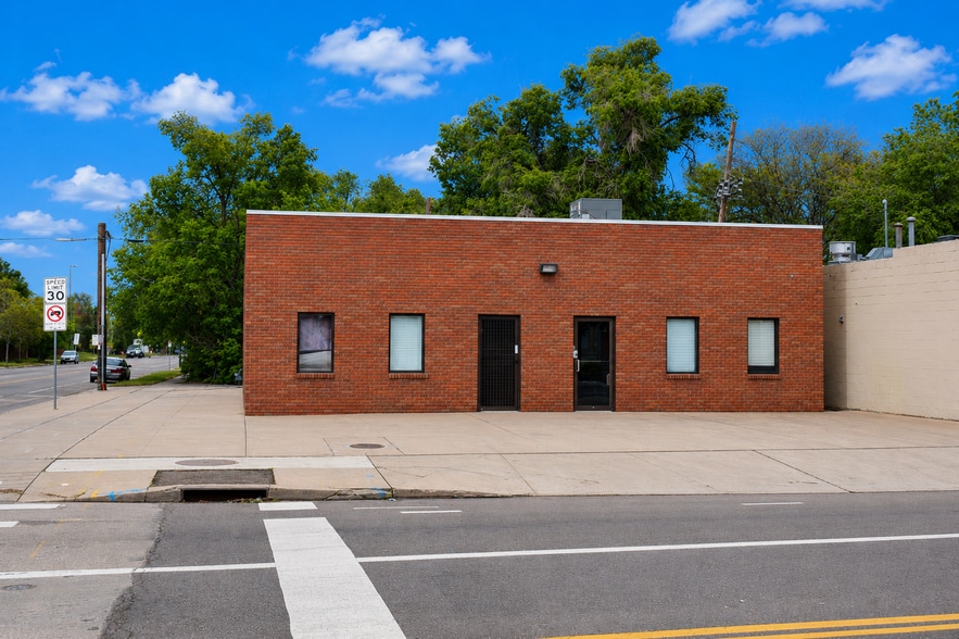 Primary Photo Of 90 Knox Ct, Denver General Retail For Lease