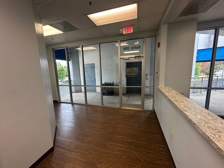 More Photos Of 7752-7756 Gateway Ln, Concord Medical For Lease