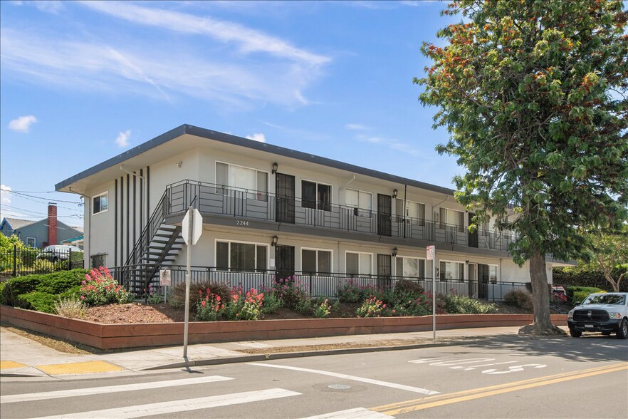 Primary Photo Of 2244 12th Ave, Oakland Apartments For Sale