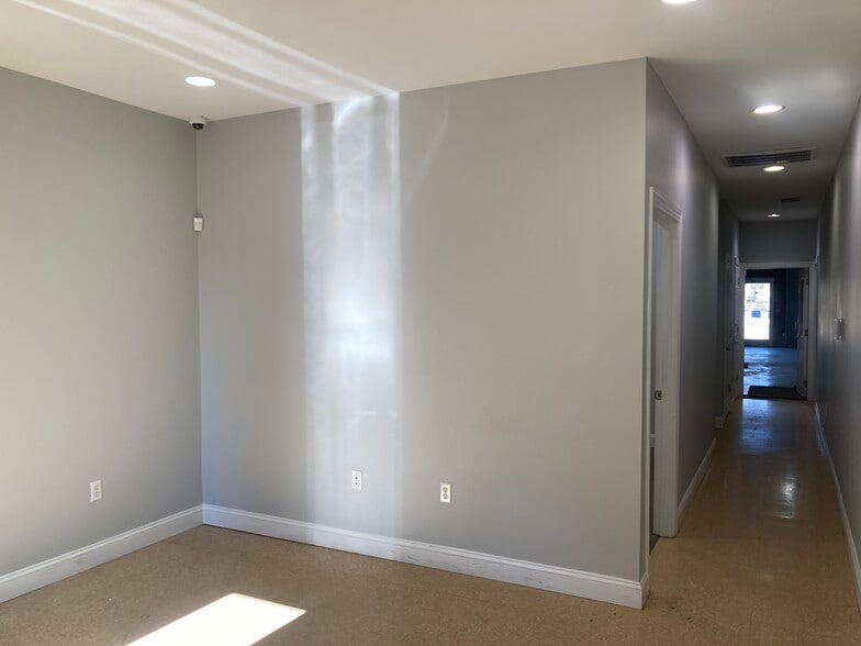 More Photos Of 7471-7473 Hagers Hollow Dr, Denver Warehouse For Lease