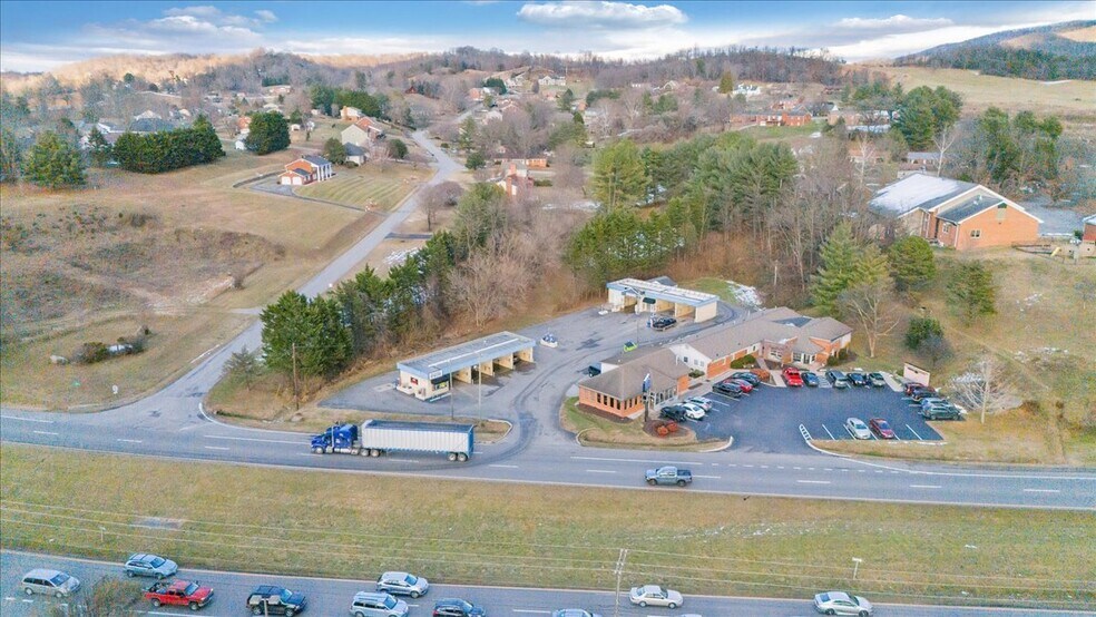 More Photos Of 870 Roanoke Rd, Daleville Carwash For Sale