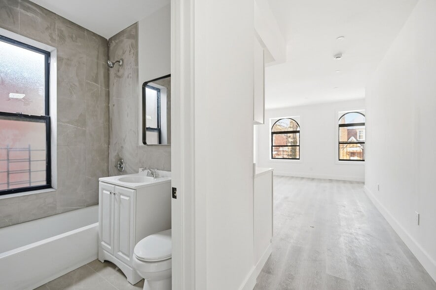 More Photos Of 2152 Muliner Ave, Bronx Apartments For Sale