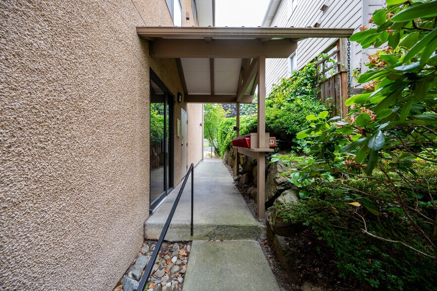 More Photos Of 3323 Oakes Ave, Everett Apartments For Sale