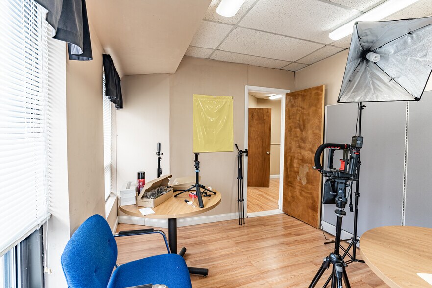 More Photos Of 55 Jefferson Blvd, Warwick Office For Sale