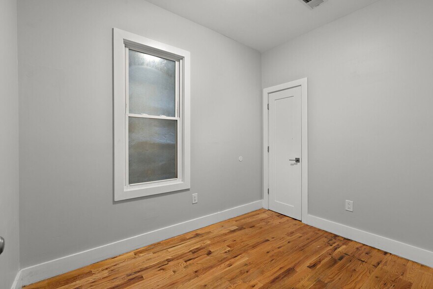 More Photos Of 19 Jewett Ave, Jersey City Apartments For Sale