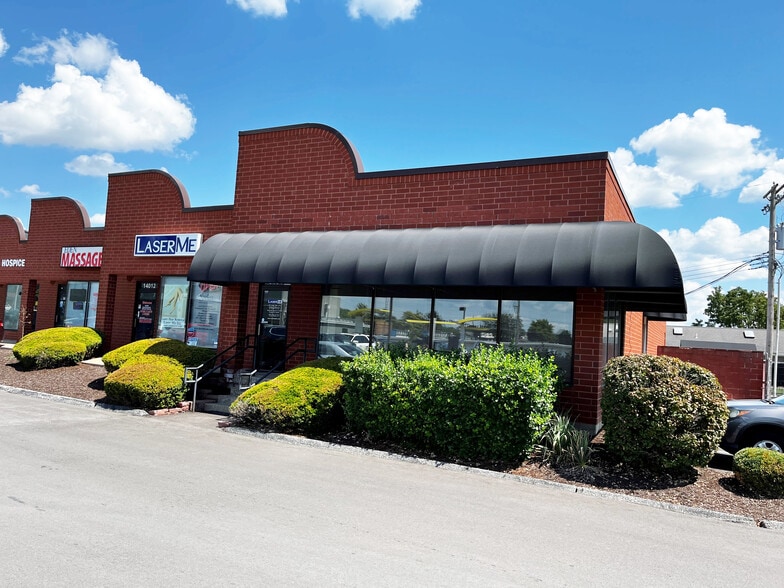 More Photos Of 14004-14016 Manchester Rd, Ballwin Unknown For Lease