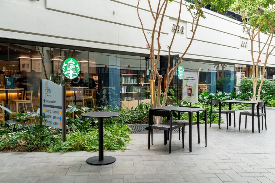 More Photos Of 26913 Northwestern Hwy, Southfield Medical For Lease