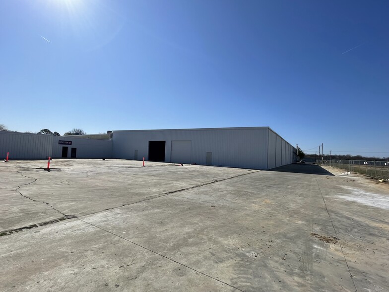 Primary Photo Of 344 Maple, Gallatin Industrial For Lease