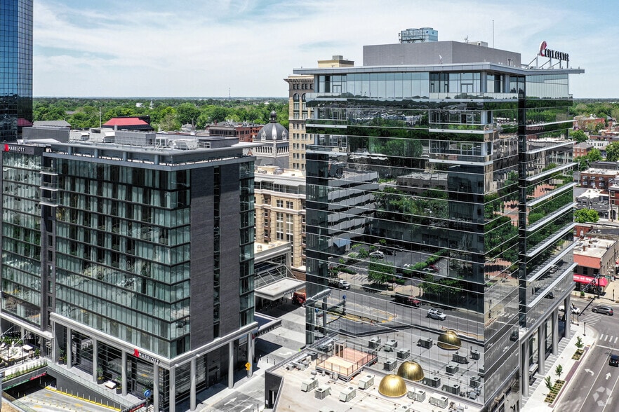 More Photos Of 100 W Main St, Lexington Office For Lease