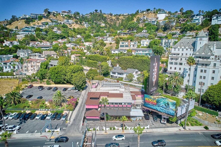 More Photos Of 8225 W Sunset Blvd, West Hollywood Restaurant For Lease