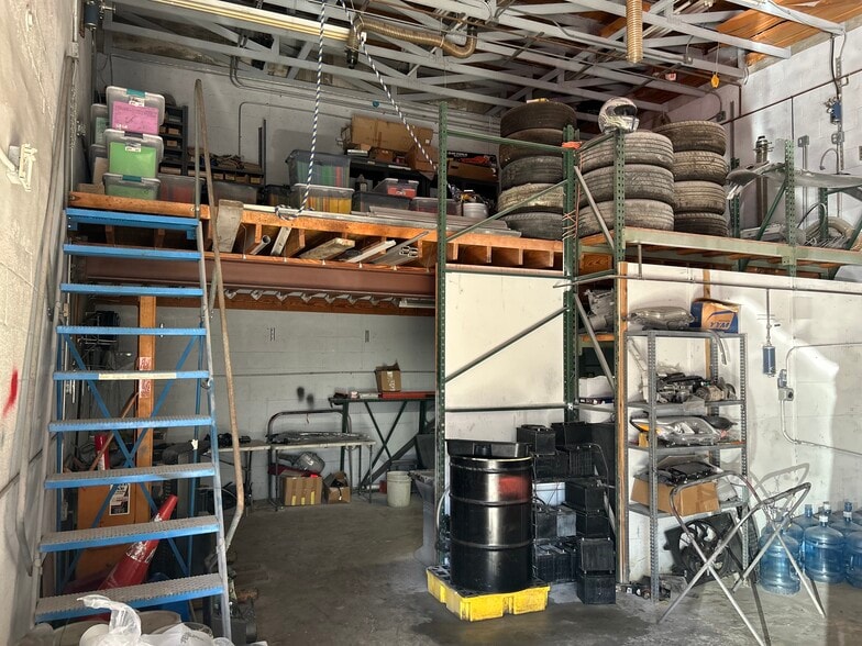 More Photos Of 6009 Dawson St, Hollywood Auto Dealership For Lease