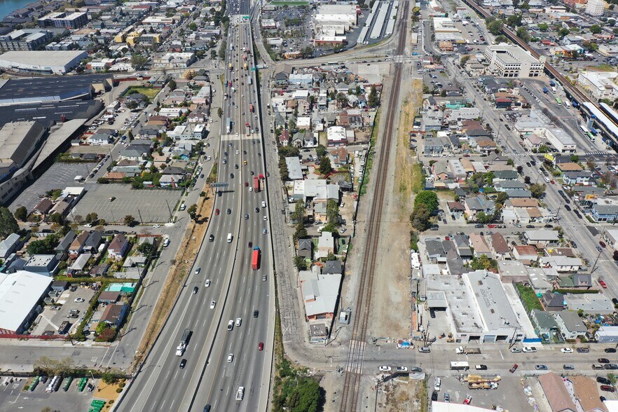 More Photos Of 3640 E 9th St, Oakland Service For Sale