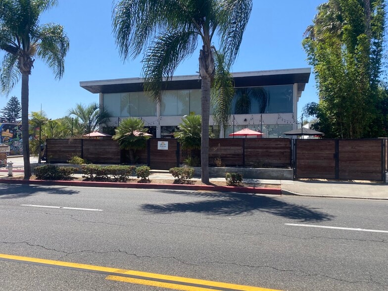 More Photos Of 653-657 W 19th St, Costa Mesa Office For Lease