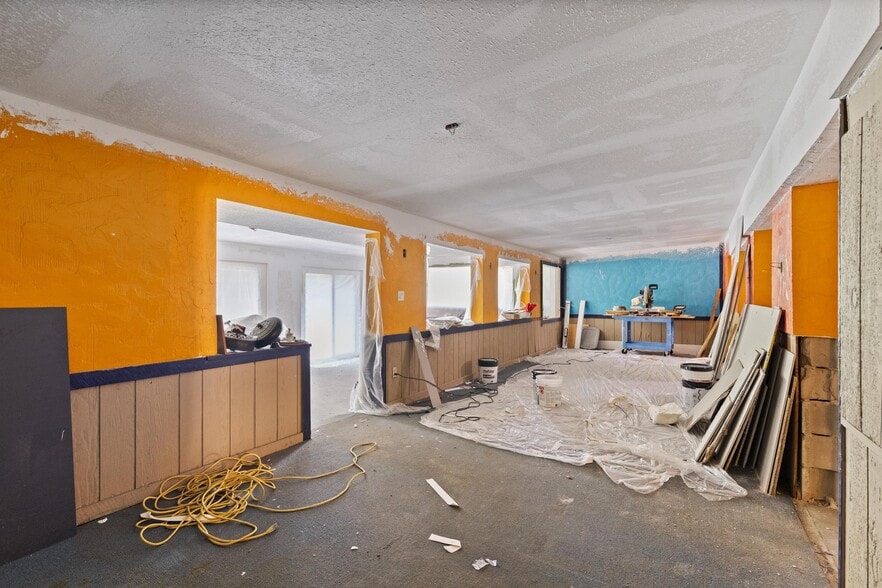 More Photos Of 6024 Cortez Blvd, Weeki Wachee General Retail For Sale