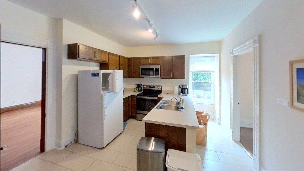 More Photos Of 6111 Madison Rd, Cincinnati Office Residential For Sale