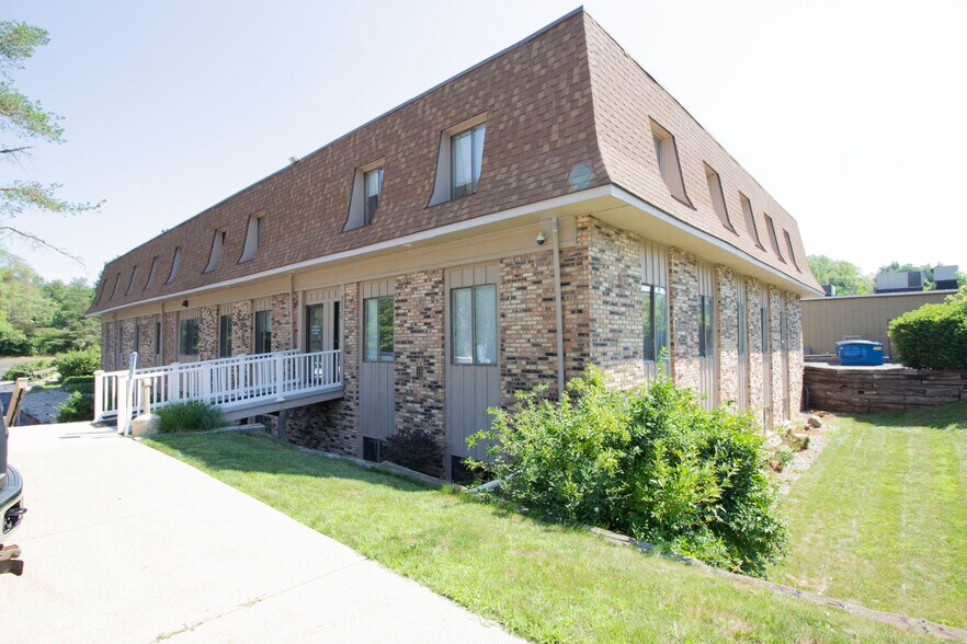 More Photos Of 3030 S 9th St, Kalamazoo Medical For Lease
