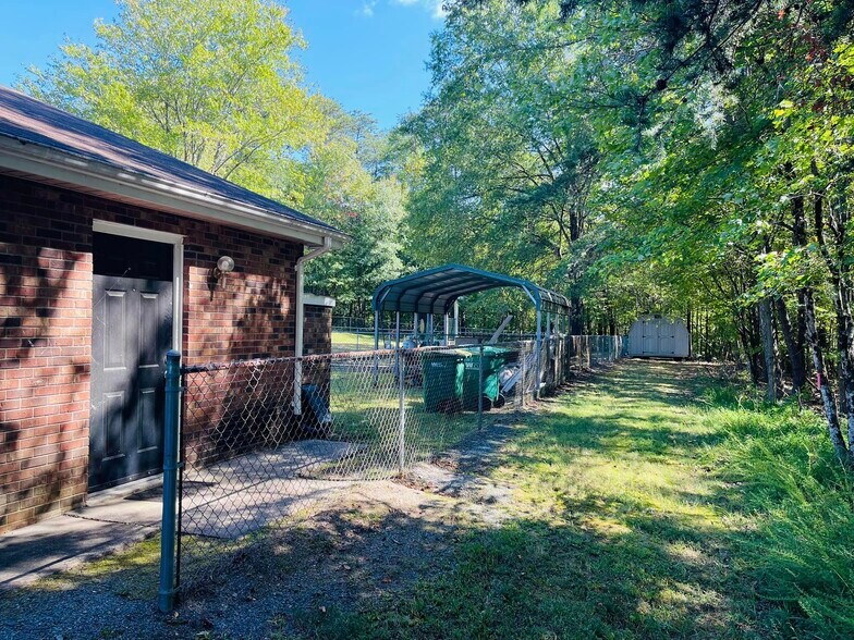 More Photos Of 301 W Main St, Stoneville Office For Sale