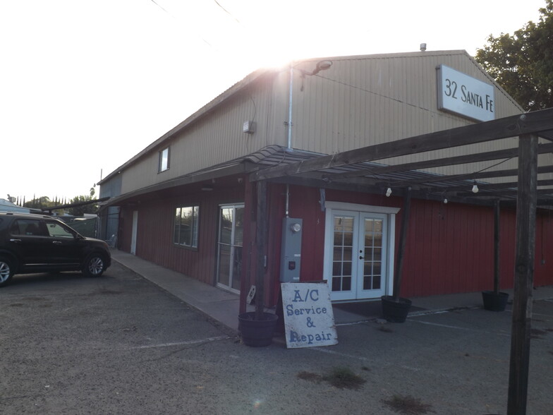 Primary Photo Of 32 Santa Fe Ave, Empire Storefront Retail Office For Sale