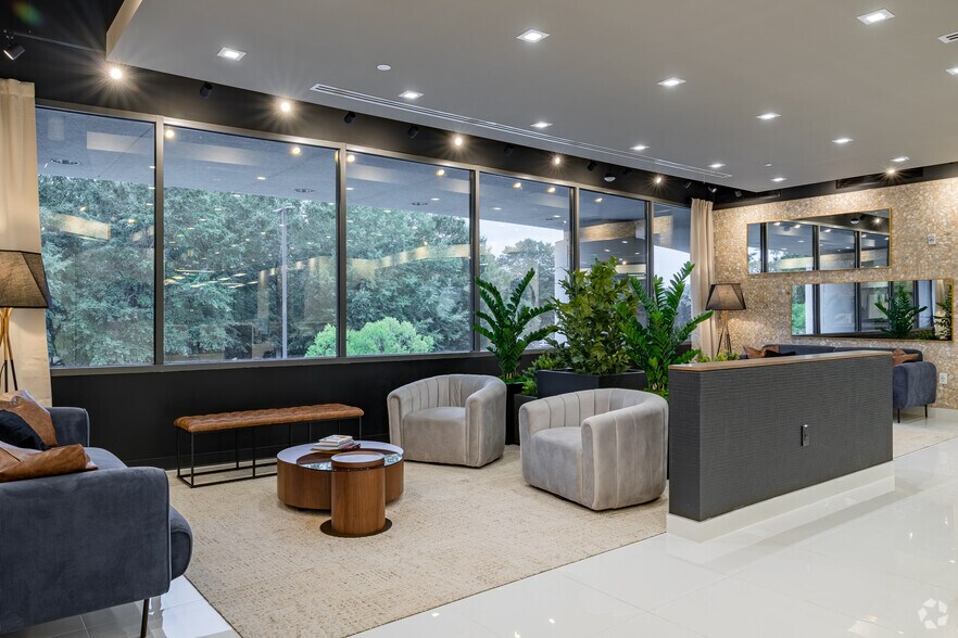 More Photos Of 3100 Interstate N Cir, Atlanta Office For Lease