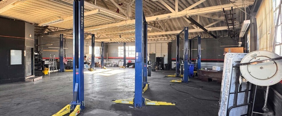 More Photos Of 501-515 S Coast Hwy, Oceanside Auto Repair For Lease