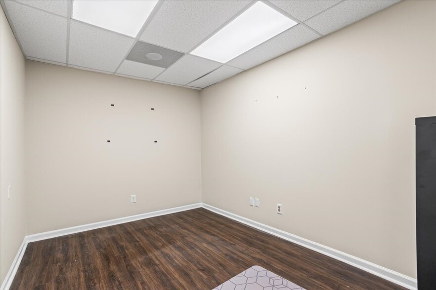 More Photos Of 889 Commerce Dr Sw, Conyers Loft Creative Space For Sale