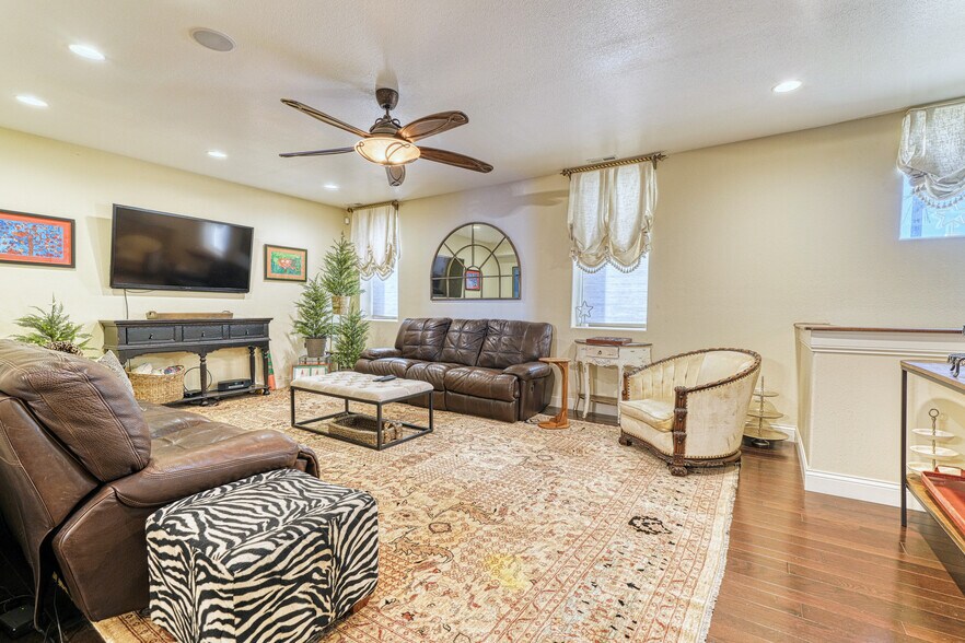 More Photos Of 1234 Manitoba Ave, South Milwaukee Specialty For Sale