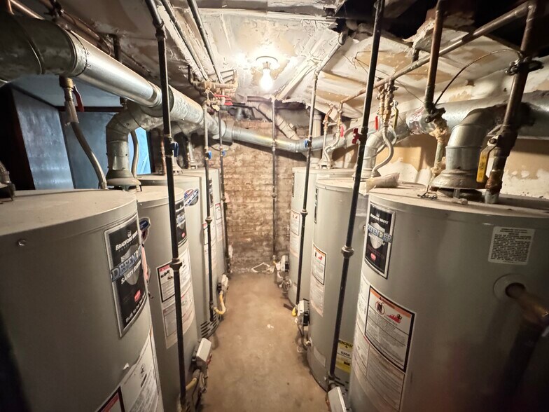 More Photos Of 109-111 Fleming Ave, Newark Apartments For Sale