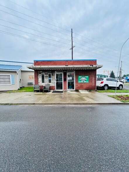 More Photos Of 802 W Western Ave, Connersville Auto Dealership For Sale