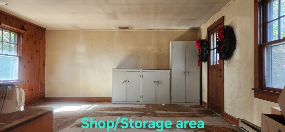 More Photos Of 303 W Trade St, Dallas Office For Sale