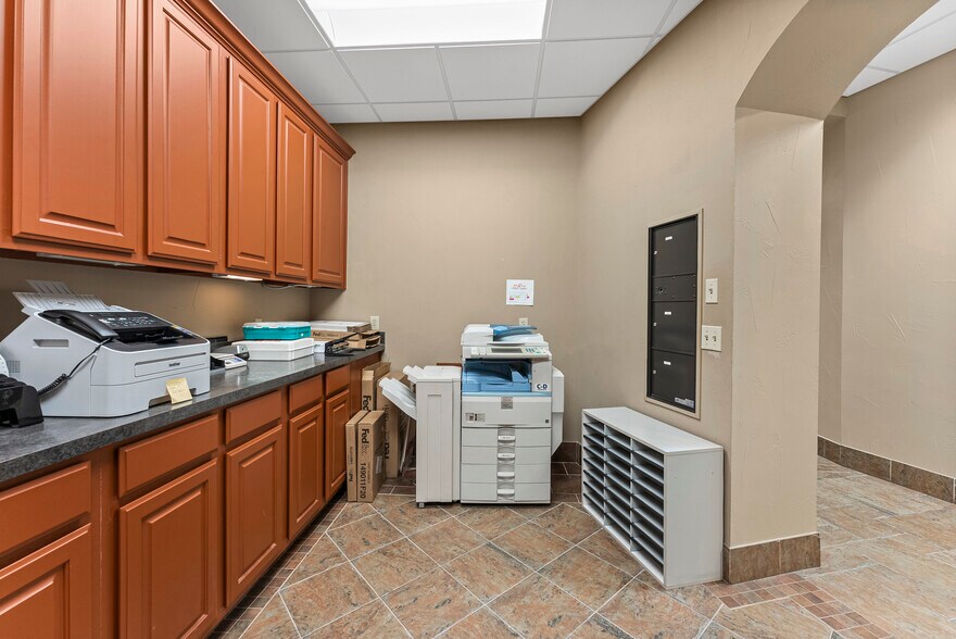 More Photos Of 2802 Flintrock Trce, Austin Coworking Space