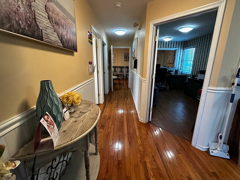 More Photos Of 599 Shore Rd, Somers Point Medical For Lease