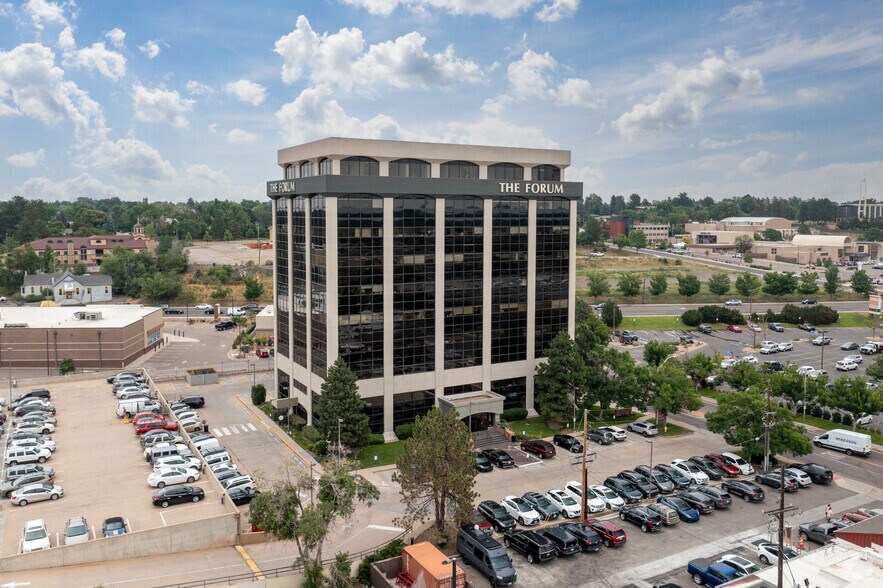 More Photos Of 425 S Cherry St, Glendale Office For Lease