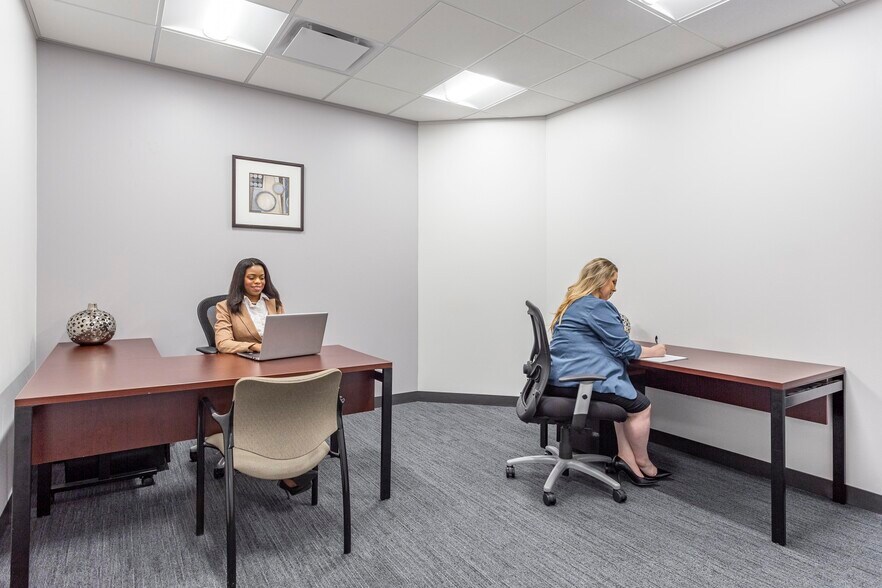 More Photos Of 201 St. Charles Ave, New Orleans Coworking Space