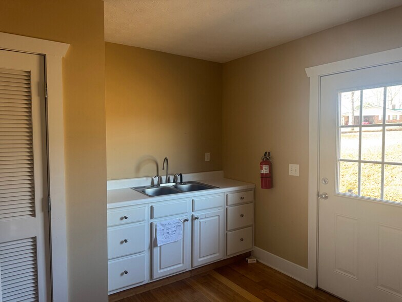 More Photos Of 8385 AL Highway 144, Alexandria Office Residential For Sale