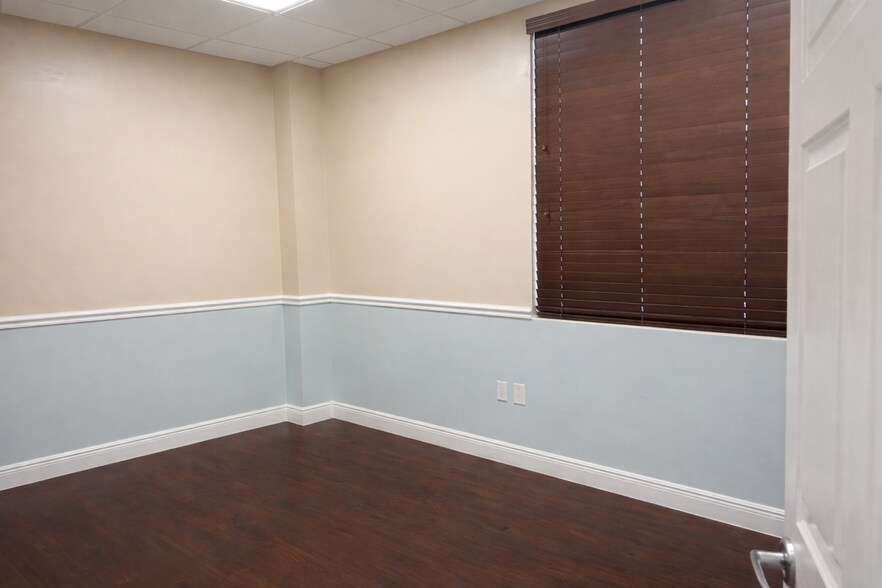 More Photos Of 2585 State Road 7, Wellington Office For Lease