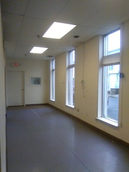 More Photos Of 1150 Sylvan St, Linden Warehouse For Sale