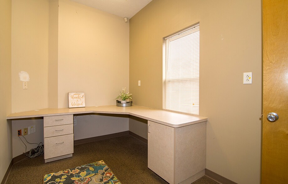 More Photos Of 29101 N State Road 19, Atlanta Medical For Sale