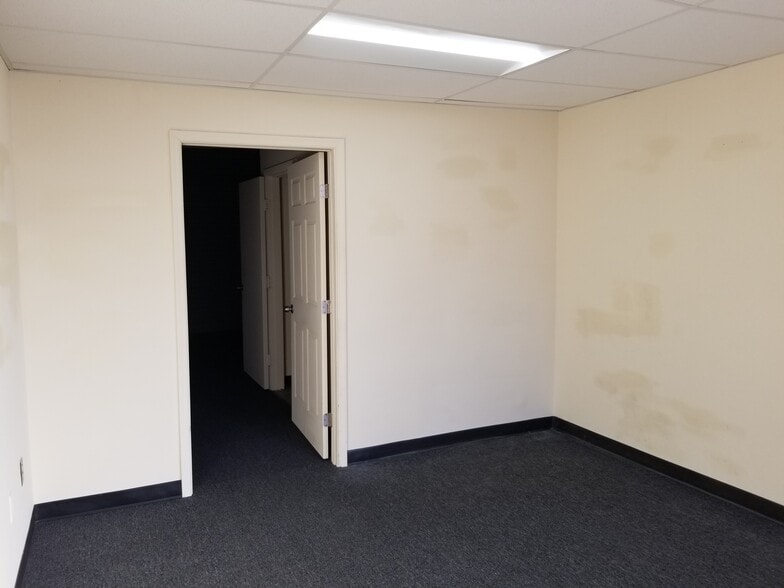 More Photos Of 9244 E Hampton Dr, Capitol Heights Unknown For Lease