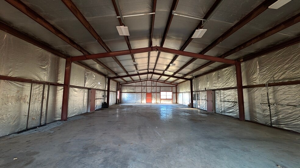 More Photos Of 5240 Schaad Rd, Knoxville Industrial For Lease