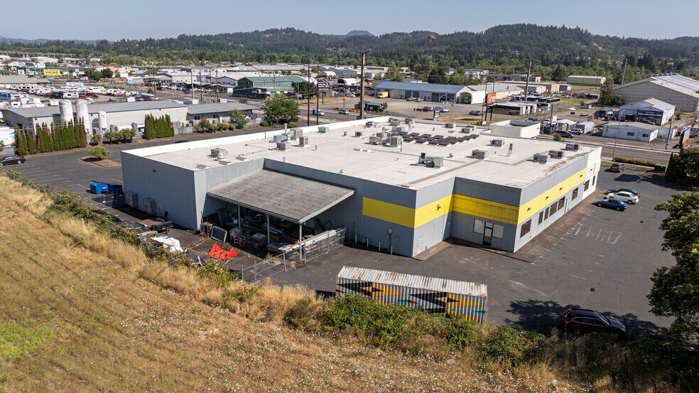 More Photos Of 4211 W 11th Ave, Eugene Freestanding For Sale