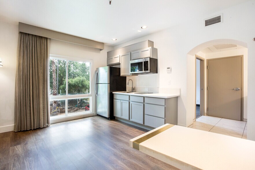 More Photos Of 11260 Point East Dr, Rancho Cordova Apartments For Sale